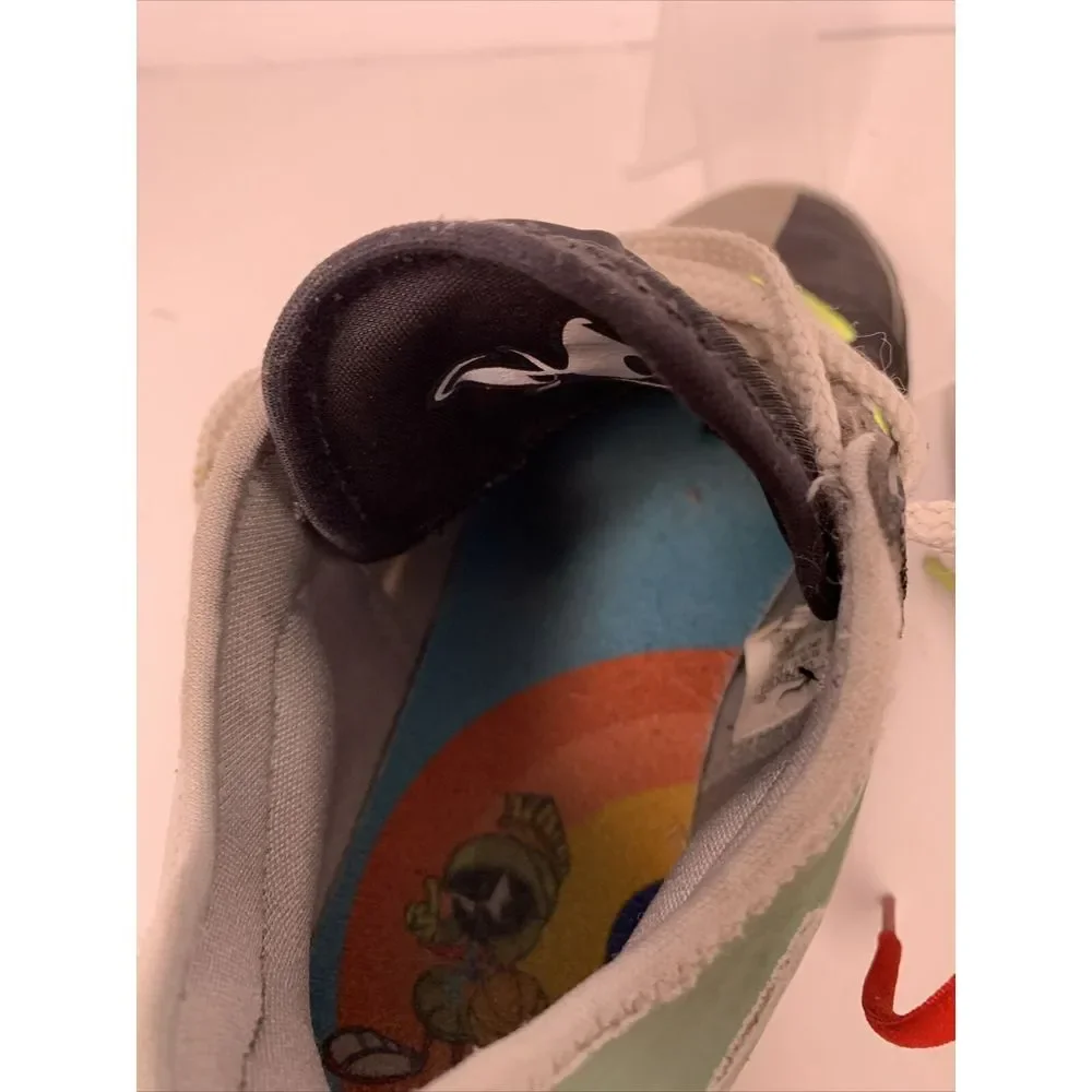 Nike Lebron 18 Low GS Bugs vs Marvin Kids  Size 6Y DJ3760-005‎